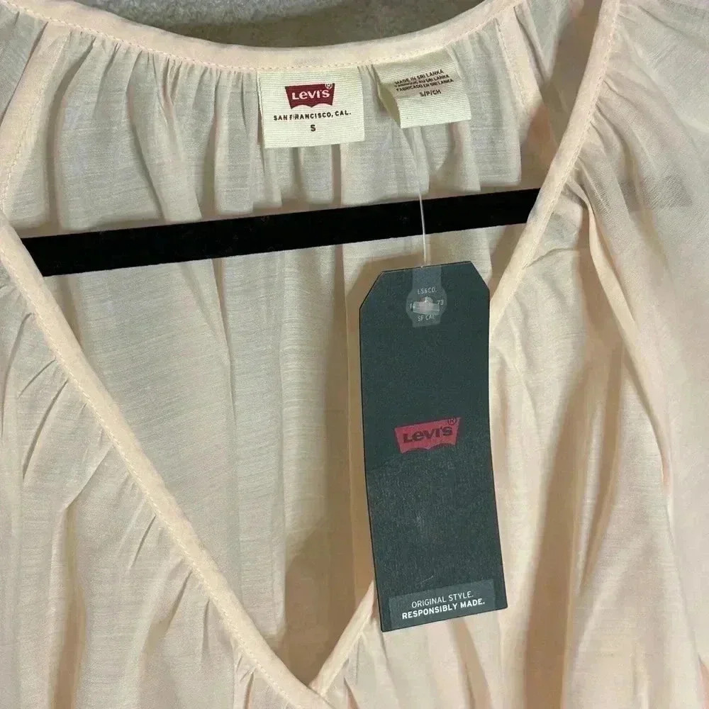 NWT Levi’s DELILAH WRAP PUFF SLEEVE TOP Small - Picture 7 of 8